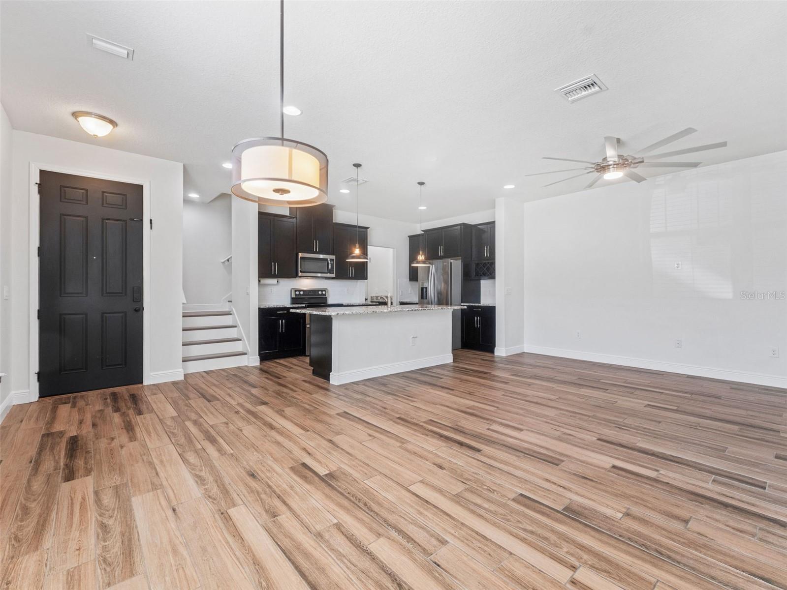 Image 16 of 50 For 18844 Ulmus Street