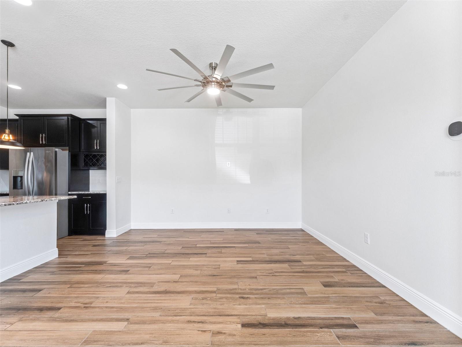 Image 17 of 50 For 18844 Ulmus Street