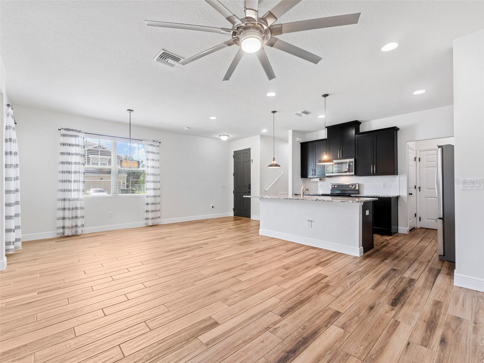 Image 18 of 50 For 18844 Ulmus Street