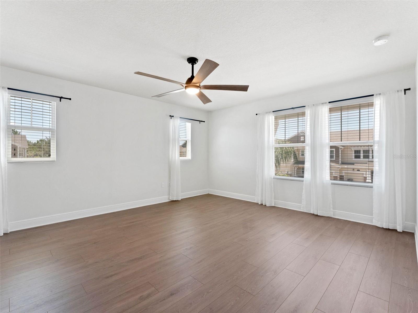 Image 22 of 50 For 18844 Ulmus Street