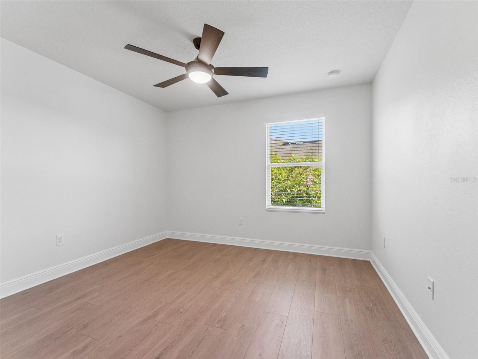 Image 31 of 50 For 18844 Ulmus Street