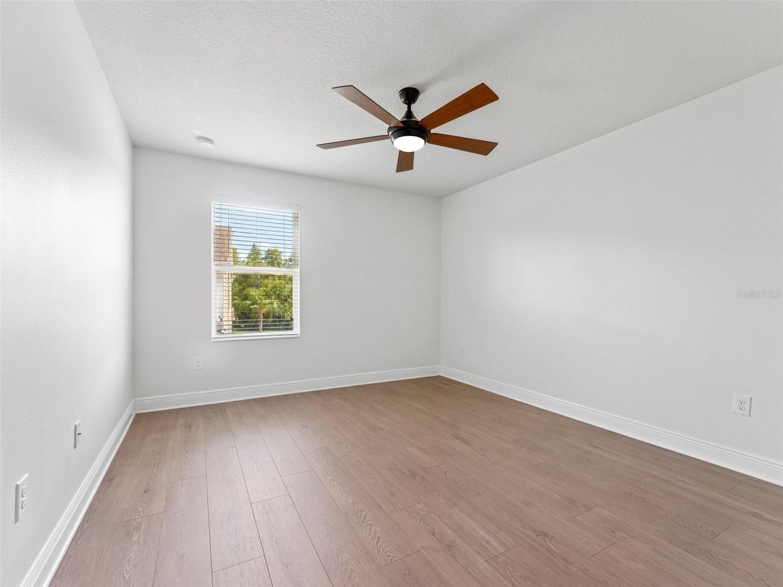 Image 33 of 50 For 18844 Ulmus Street