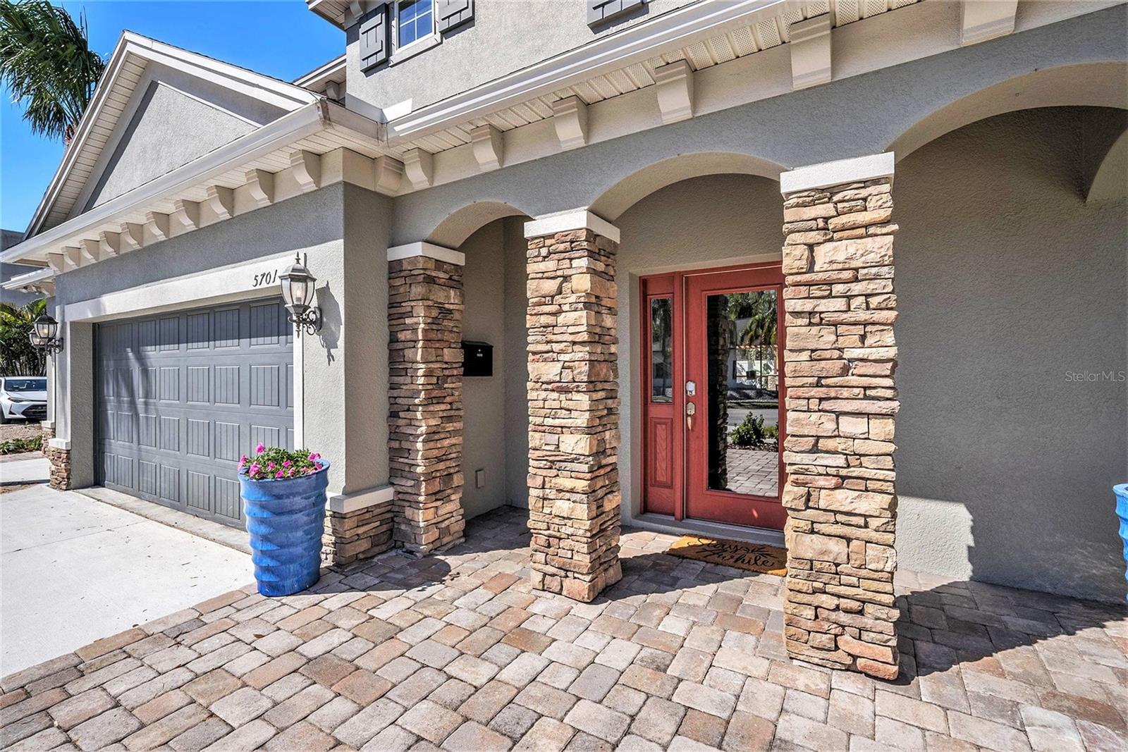 Image 2 of 39 For 5701 Macdill Avenue