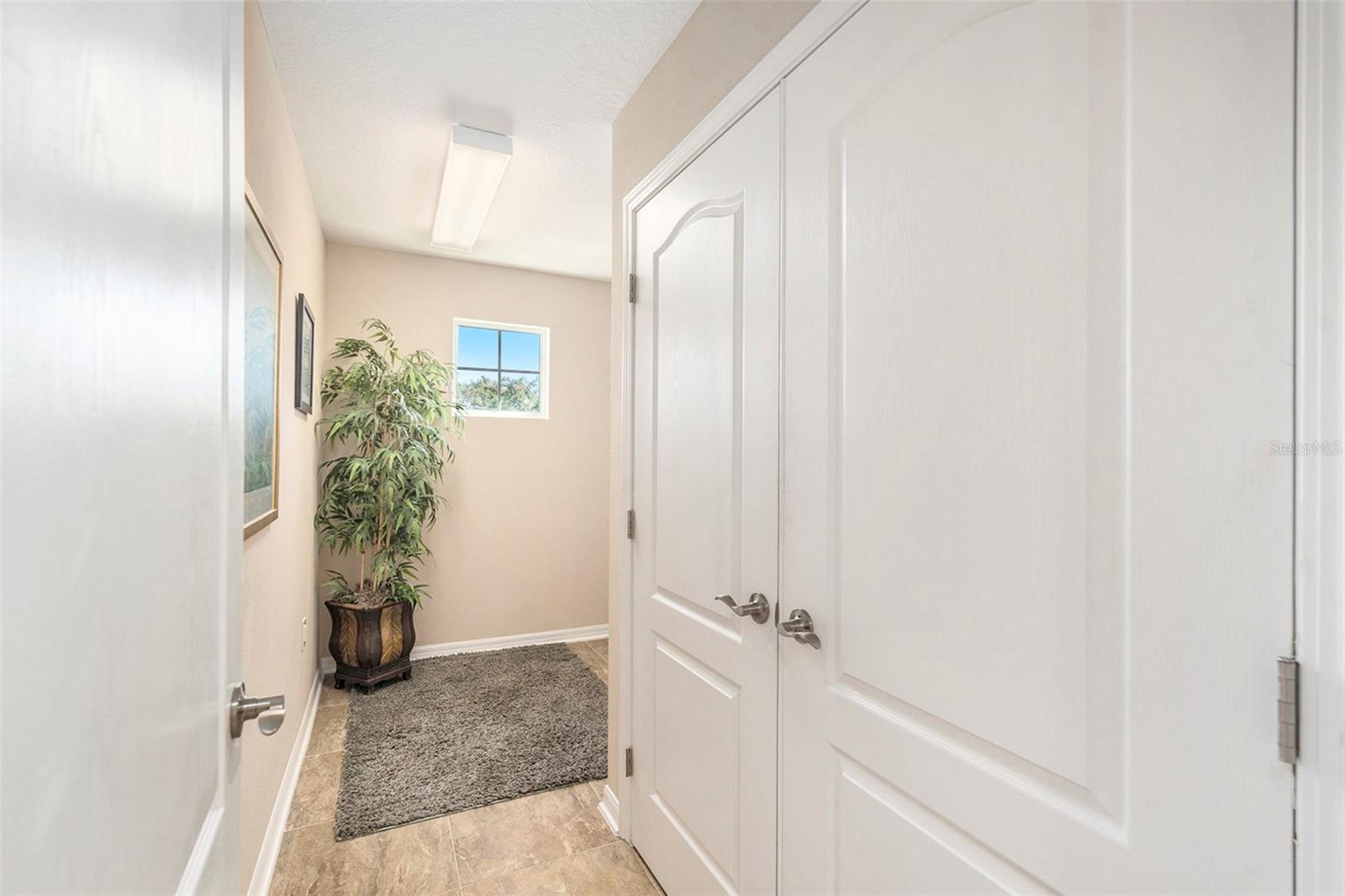 Image 32 of 39 For 5701 Macdill Avenue