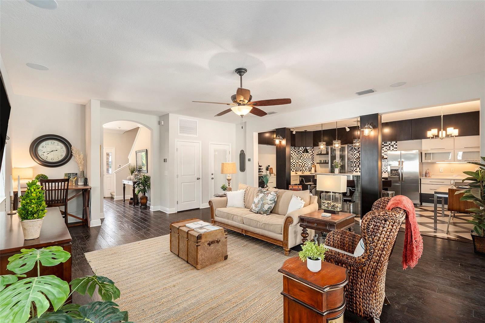 Image 7 of 39 For 5701 Macdill Avenue