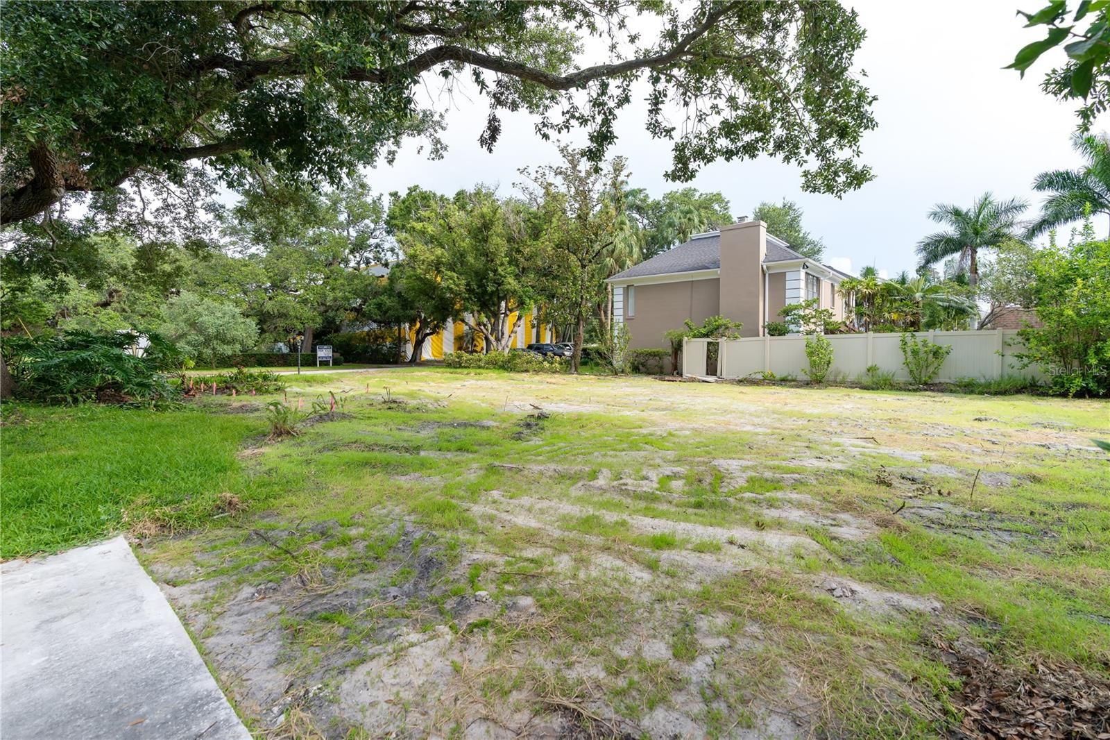 Image 4 of 10 For 2310 Hesperides Street