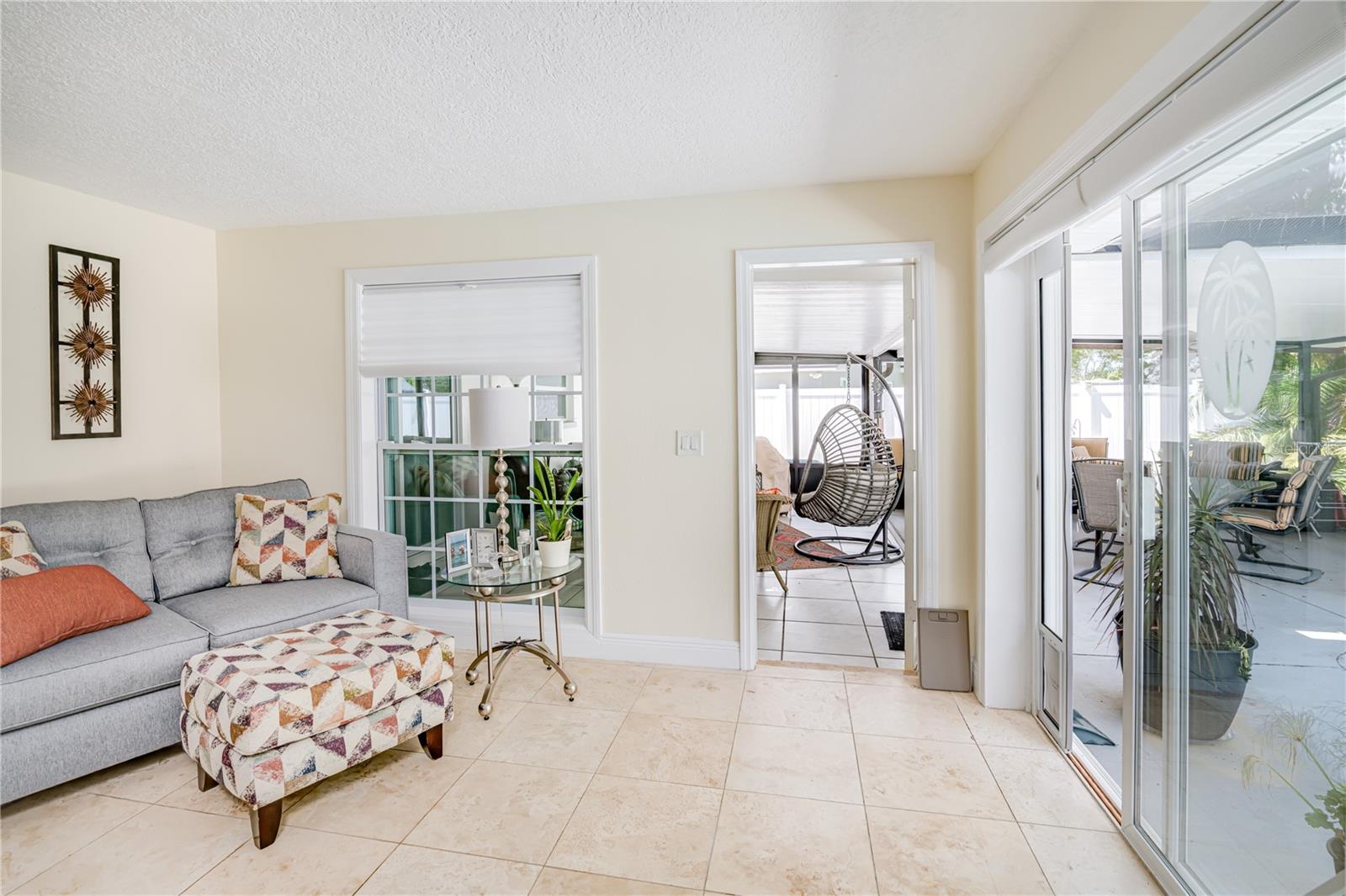 Listing photo id 12 for 1954 Arvis Circle W