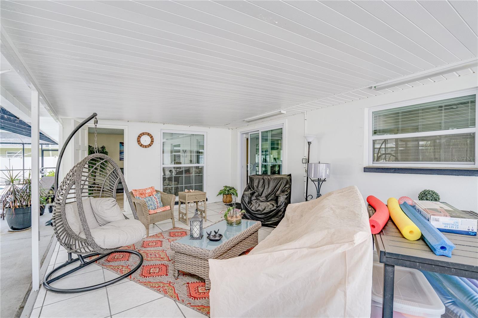 Listing photo id 17 for 1954 Arvis Circle W