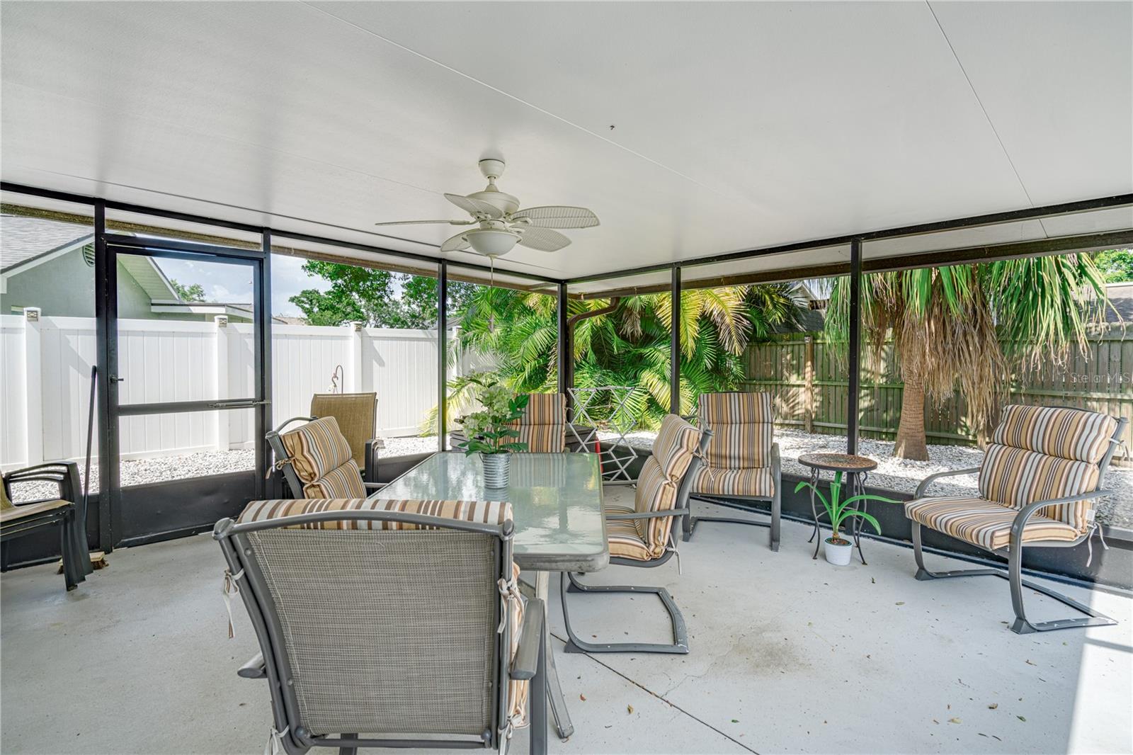 Listing photo id 19 for 1954 Arvis Circle W