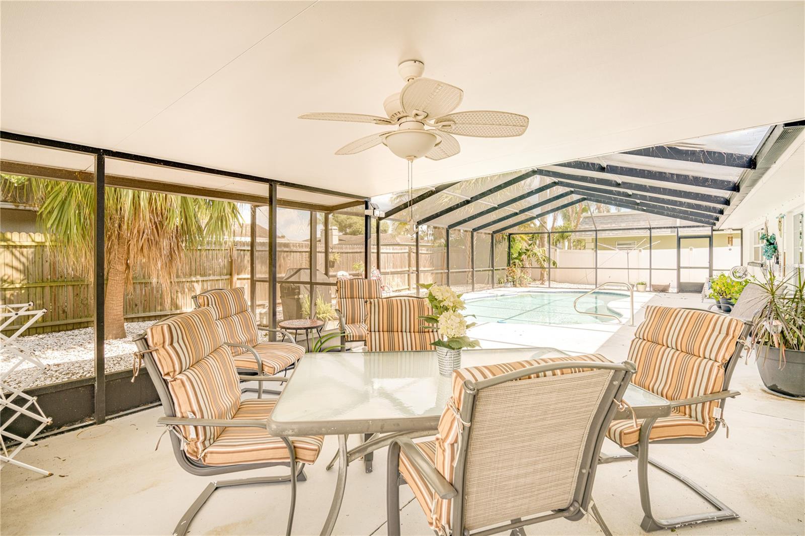 Listing photo id 20 for 1954 Arvis Circle W