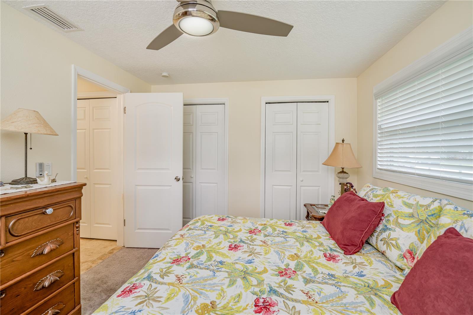 Listing photo id 27 for 1954 Arvis Circle W