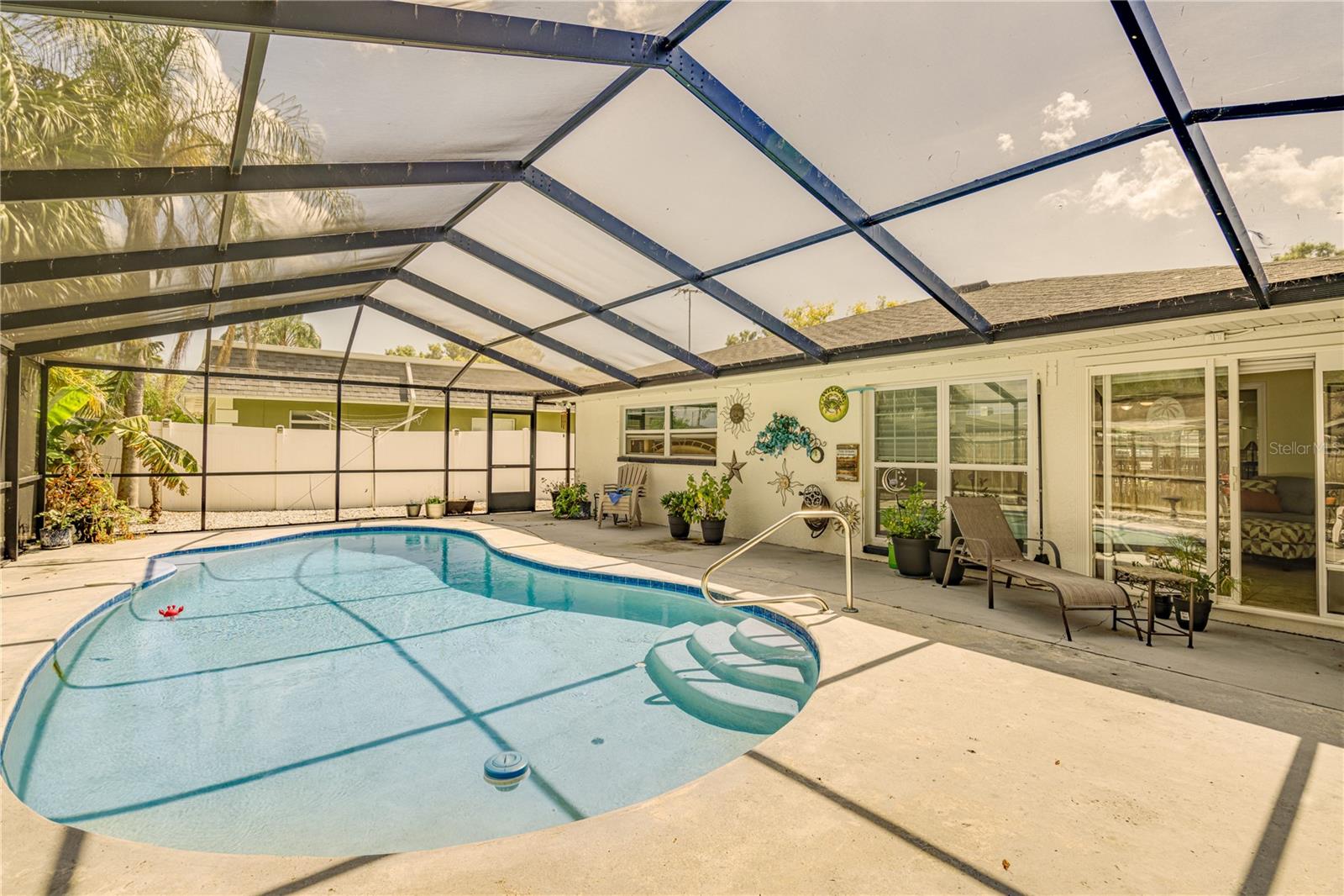 Listing photo id 34 for 1954 Arvis Circle W