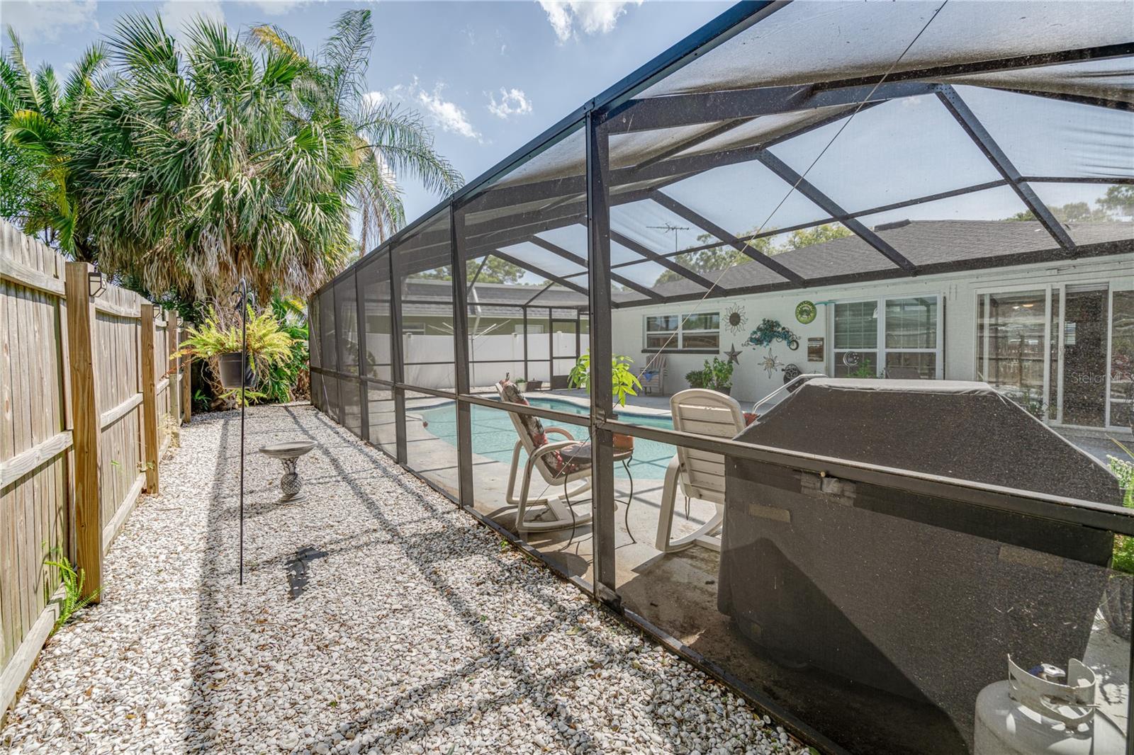 Listing photo id 36 for 1954 Arvis Circle W