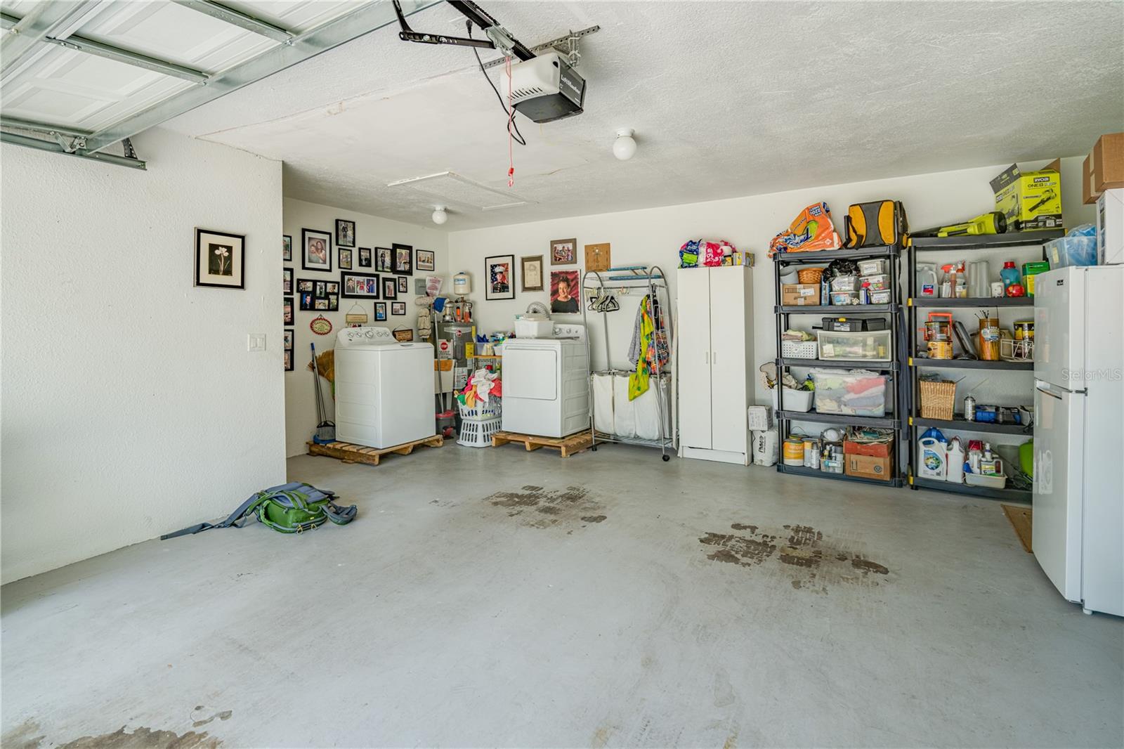 Listing photo id 39 for 1954 Arvis Circle W