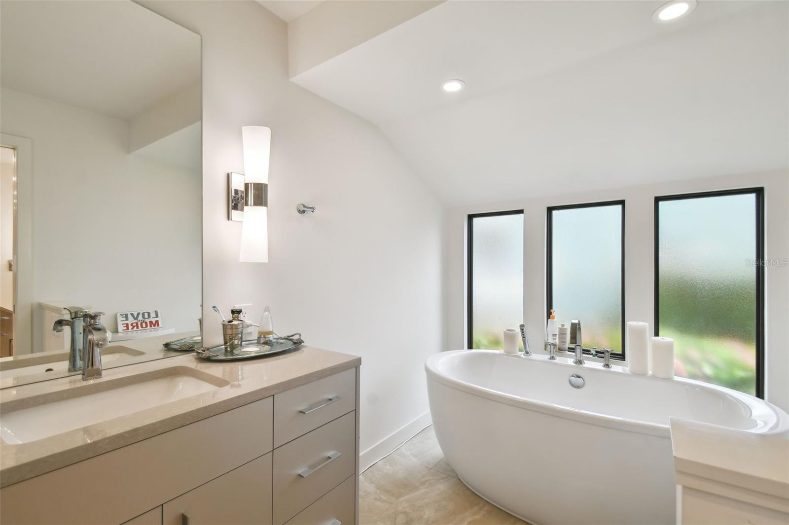 Listing photo id 22 for 4202 Saltwater Boulevard