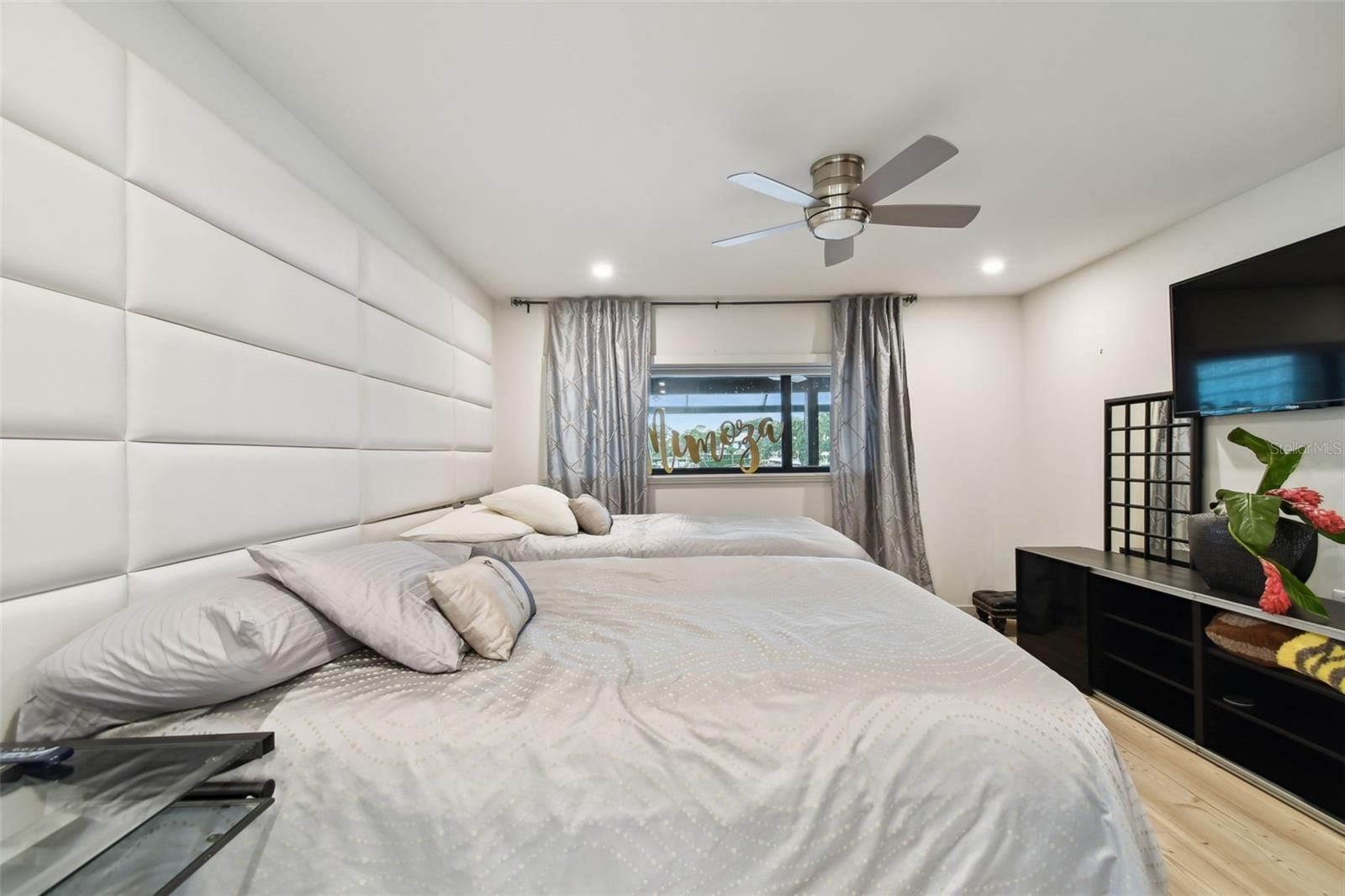 Listing photo id 25 for 4202 Saltwater Boulevard