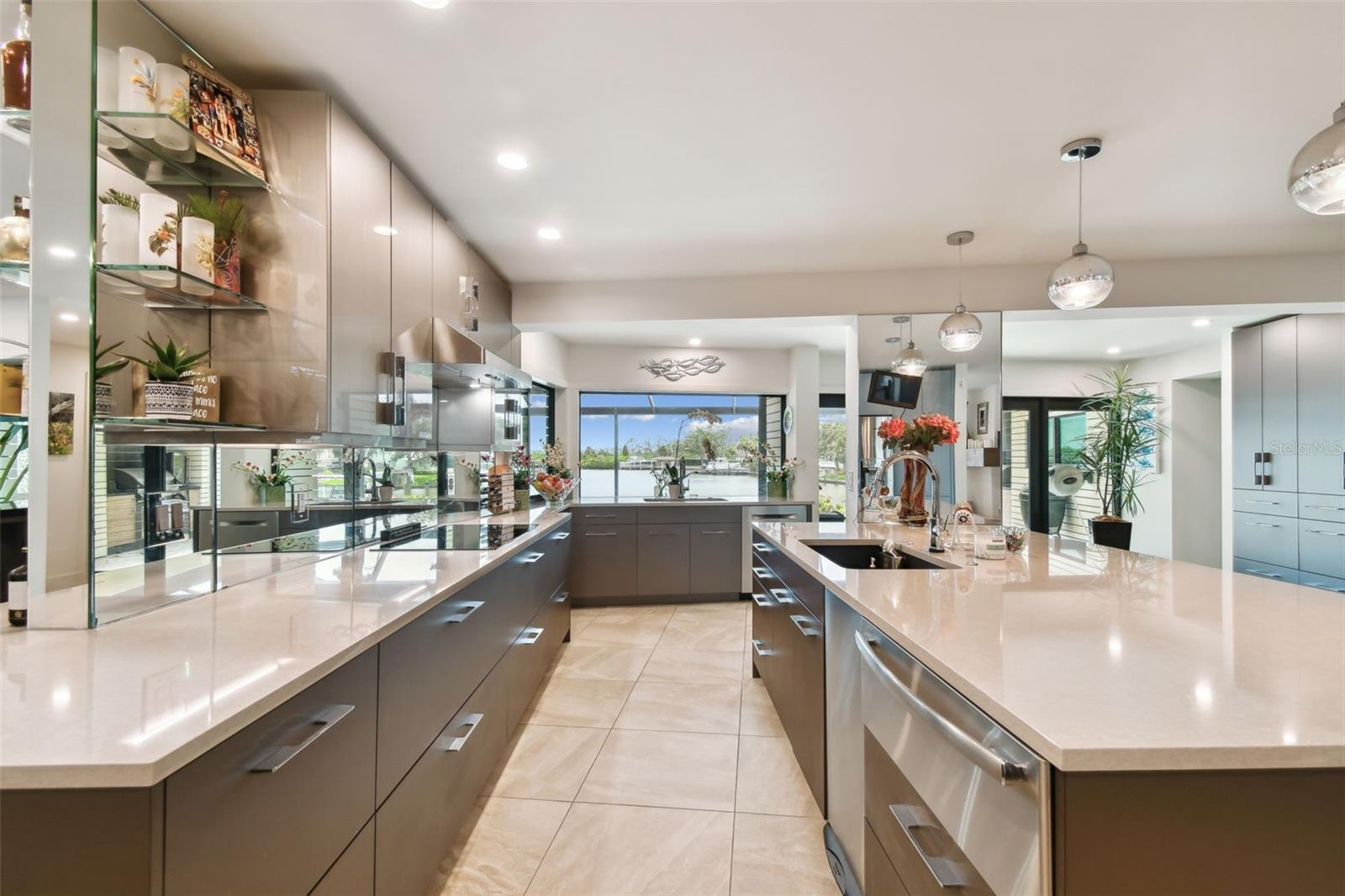 Listing photo id 3 for 4202 Saltwater Boulevard