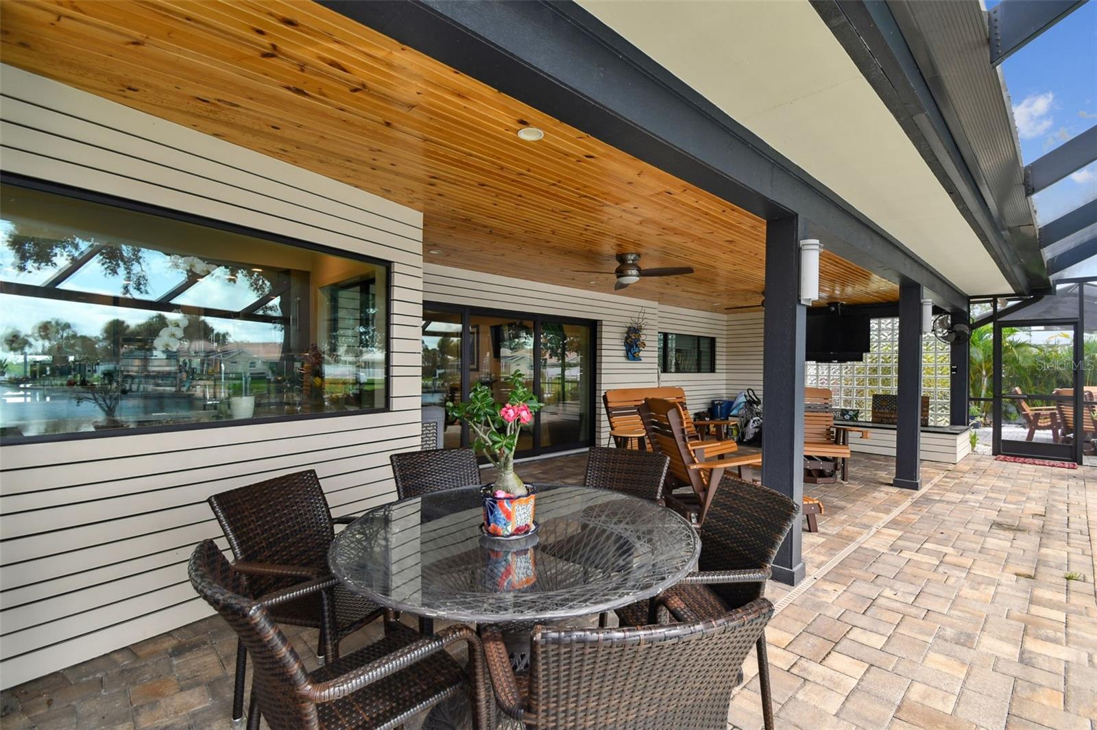 Listing photo id 52 for 4202 Saltwater Boulevard