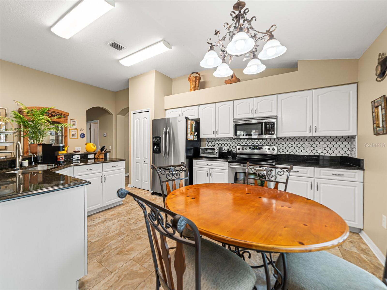 Listing photo id 10 for 9358 Hidden Water Circle