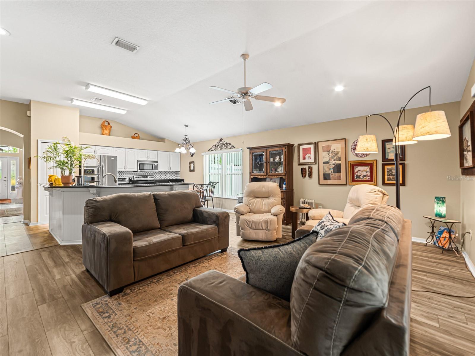 Listing photo id 12 for 9358 Hidden Water Circle