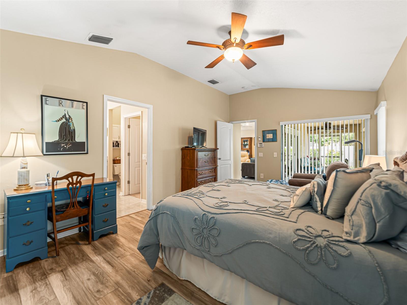 Listing photo id 16 for 9358 Hidden Water Circle