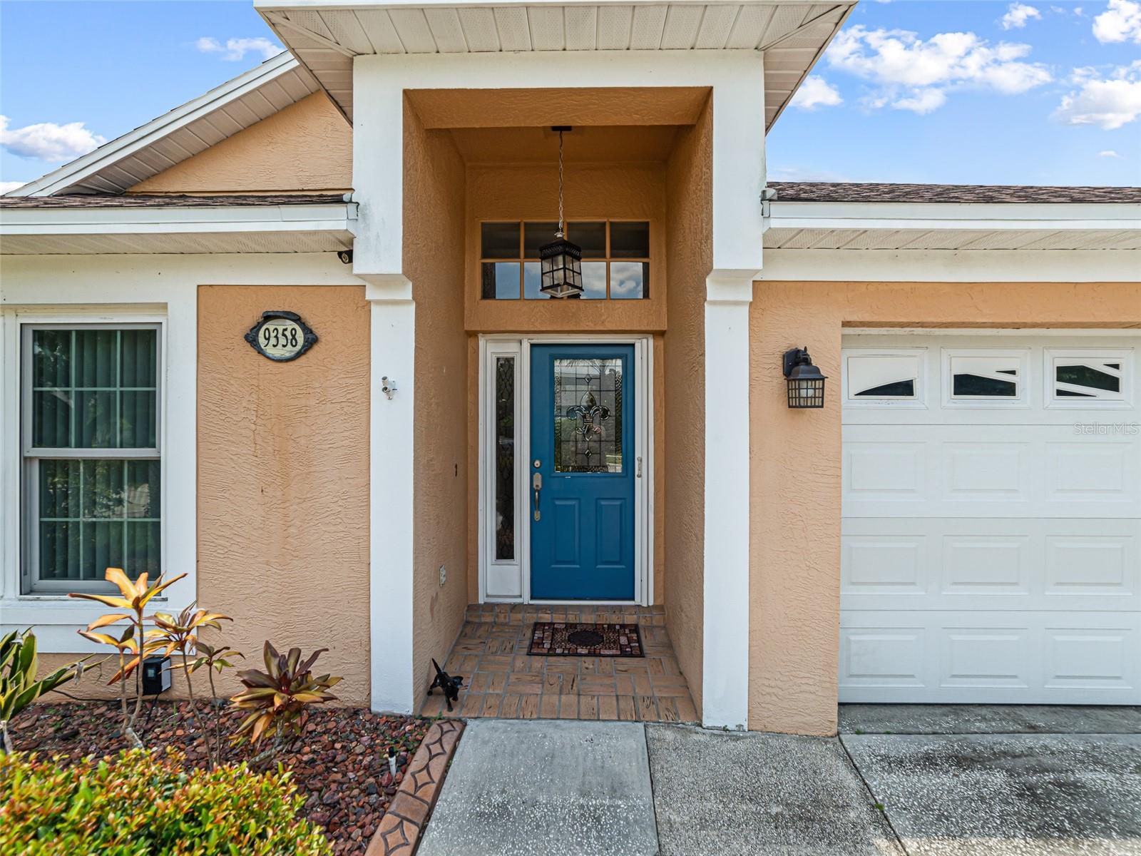 Listing photo id 2 for 9358 Hidden Water Circle