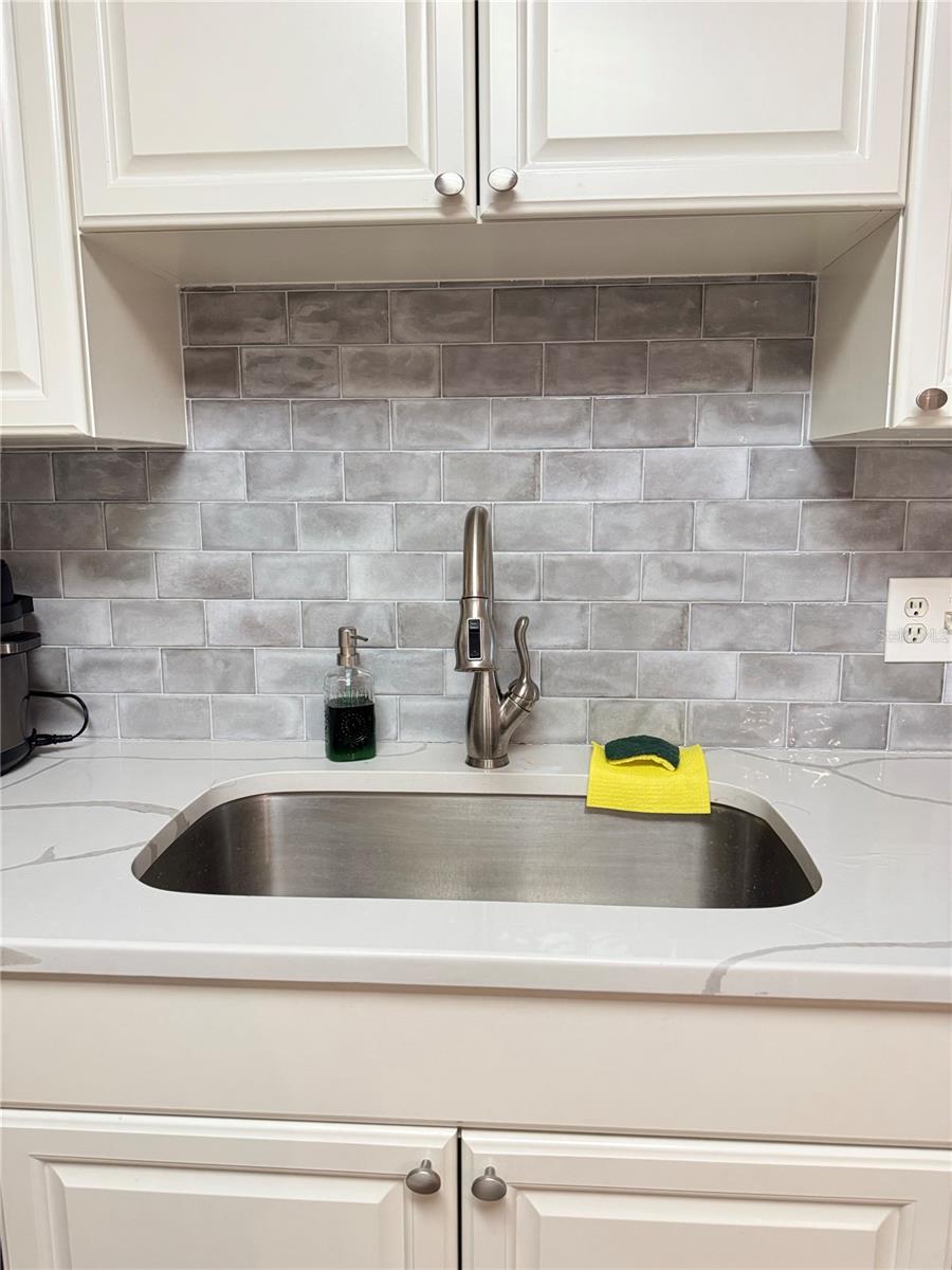 Image 5 of 21 For 1550 Belcher Road 335