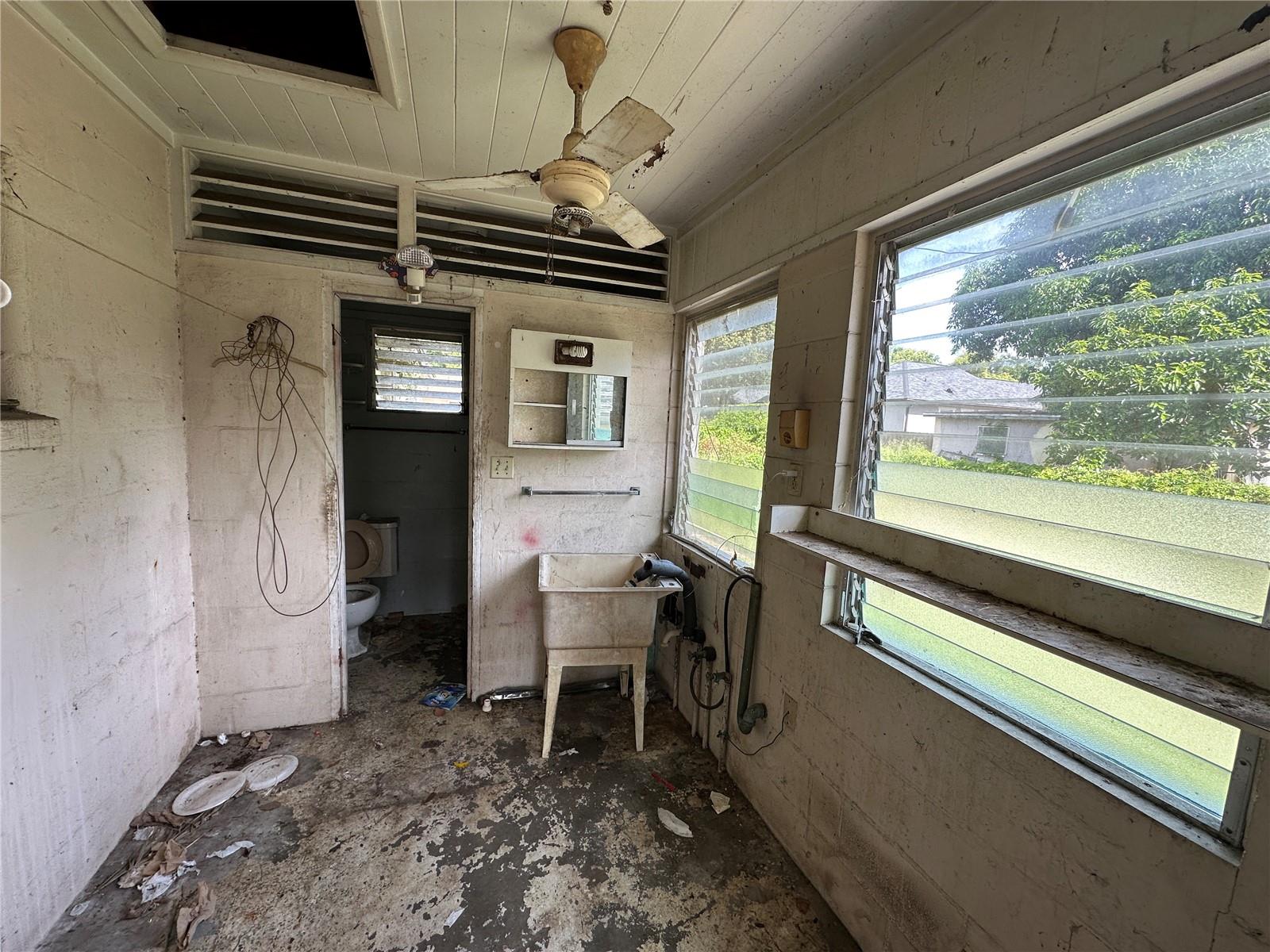 Listing photo id 8 for 1414 Emma Street