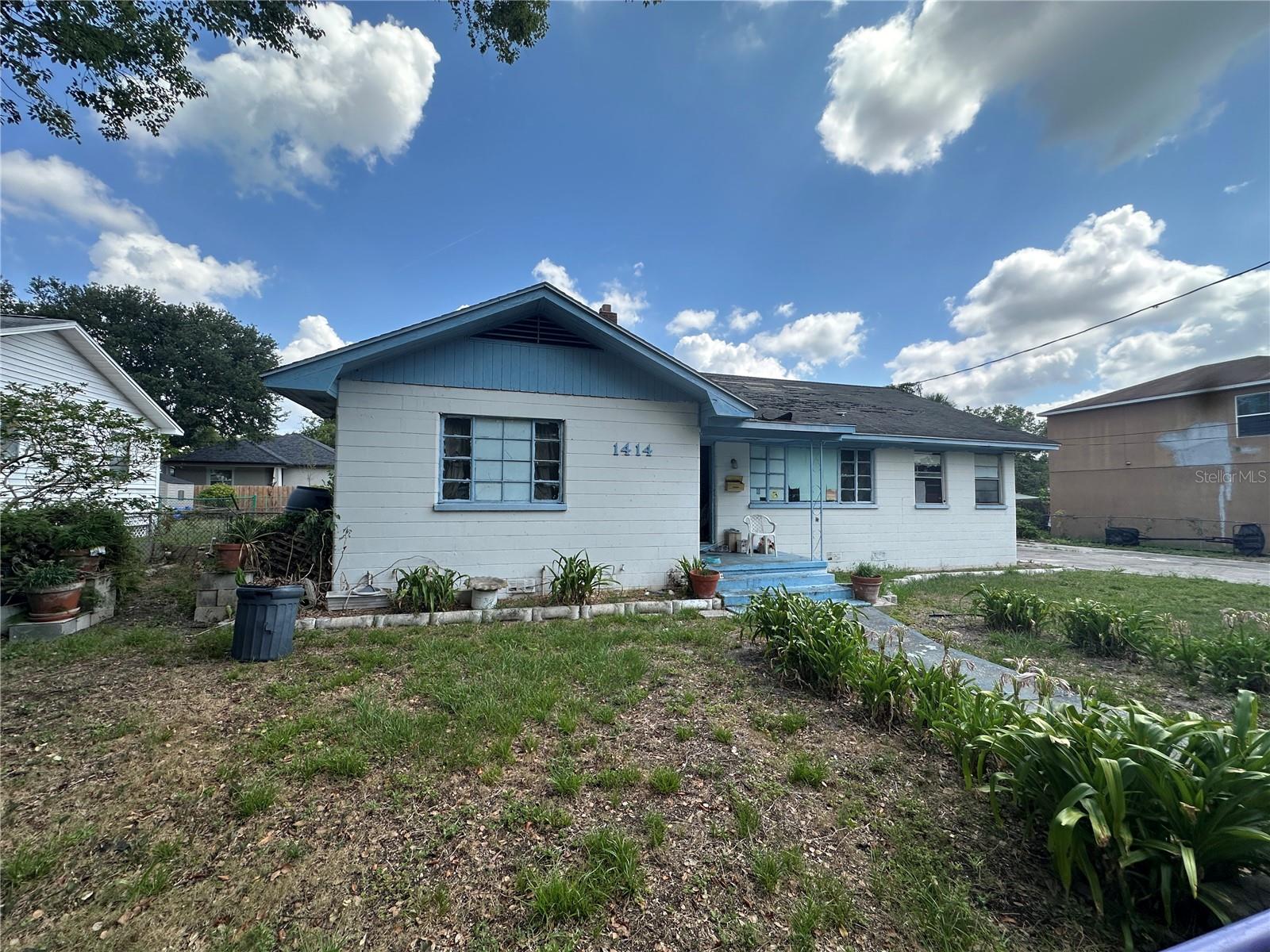 Listing photo id 11 for 1414 Emma Street