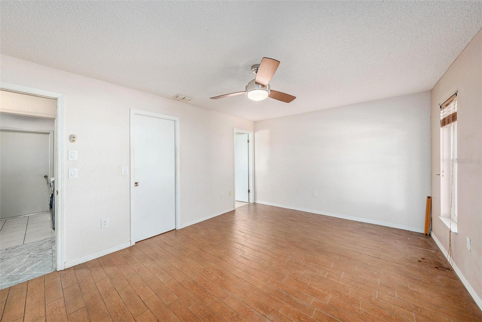 Image 15 of 30 For 1161 Carmona Avenue