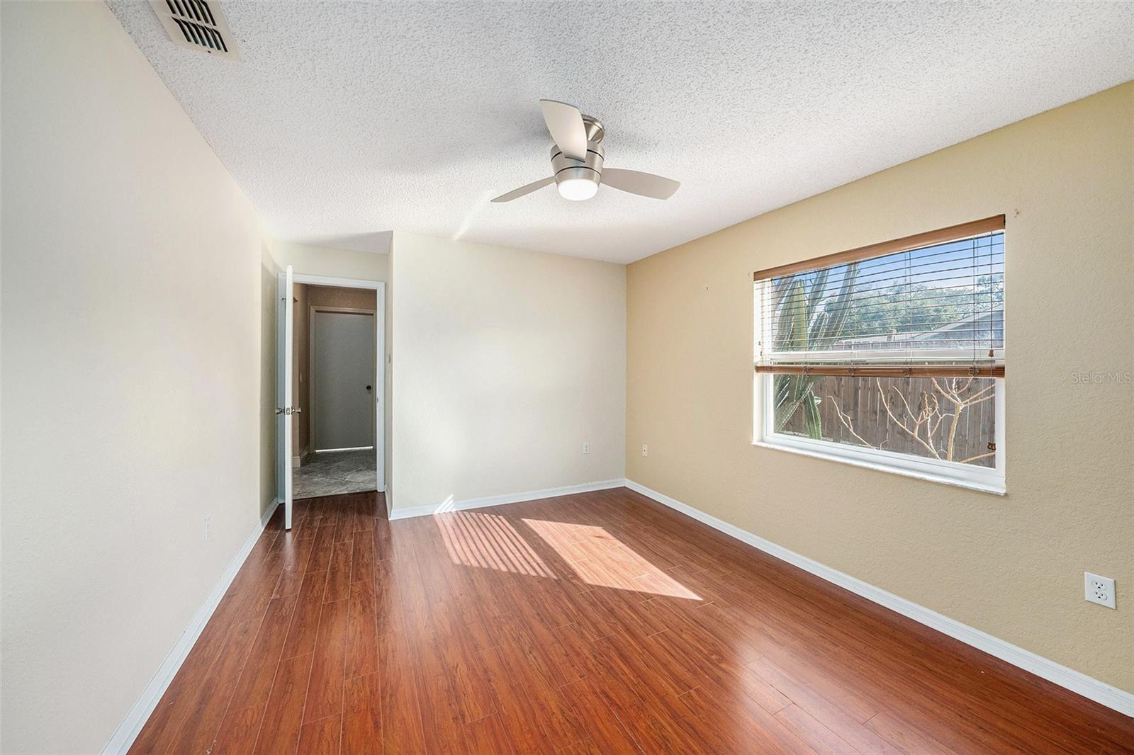 Image 19 of 30 For 1161 Carmona Avenue