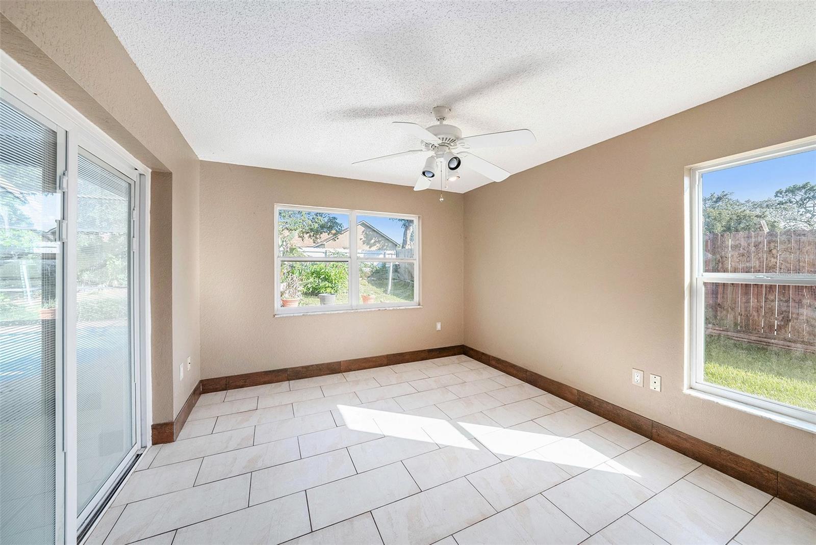 Image 22 of 30 For 1161 Carmona Avenue