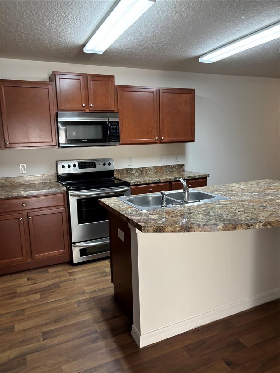 Image 6 of 15 For 5578 Maggiore Boulevard