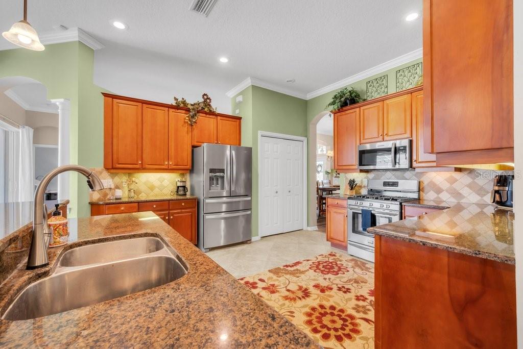 Image 18 of 56 For 16224 Bridgepark Drive