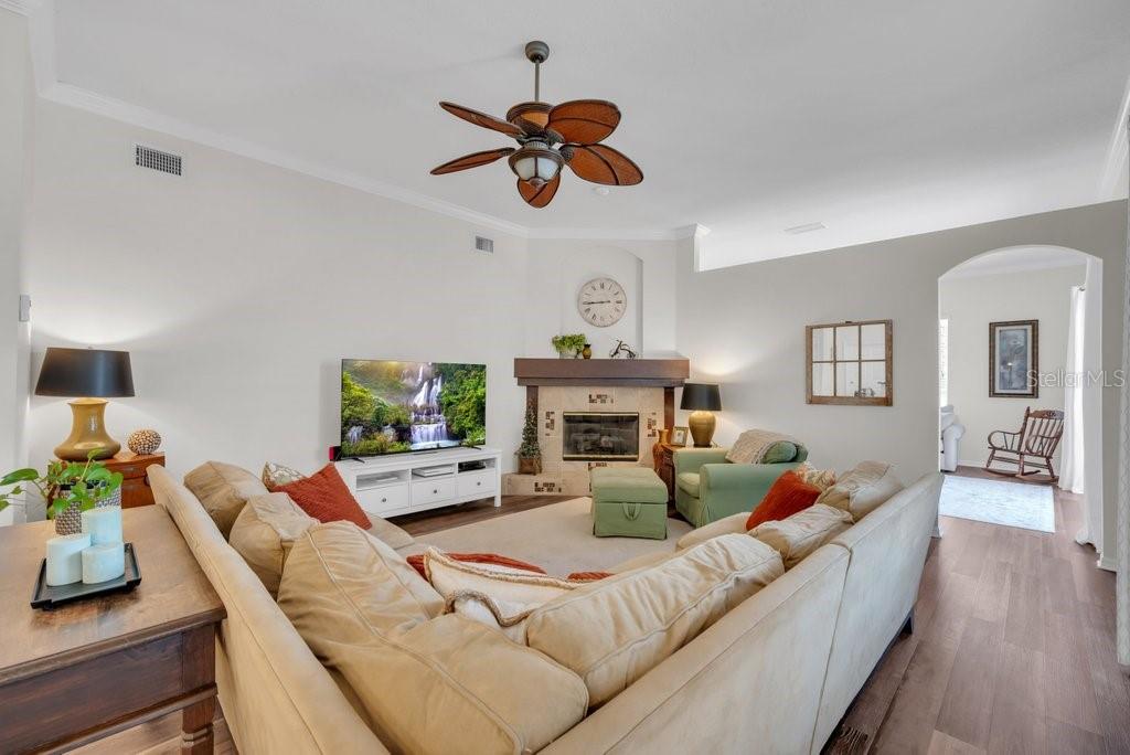 Image 22 of 56 For 16224 Bridgepark Drive