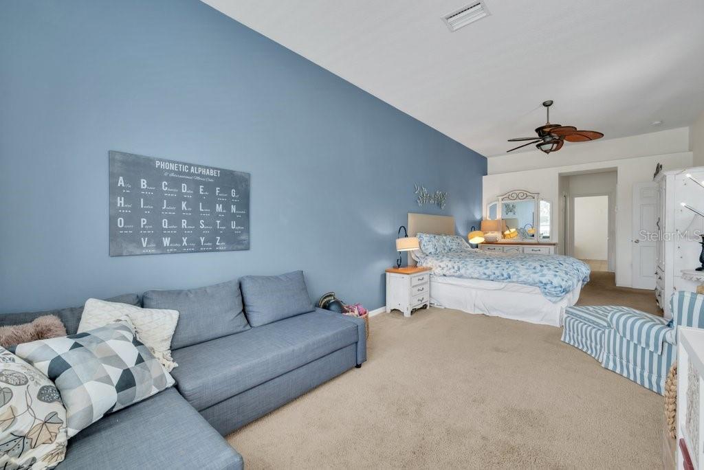 Image 27 of 56 For 16224 Bridgepark Drive