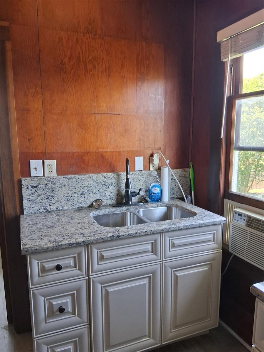 Image 8 of 14 For 472 Clearwater Largo Road N