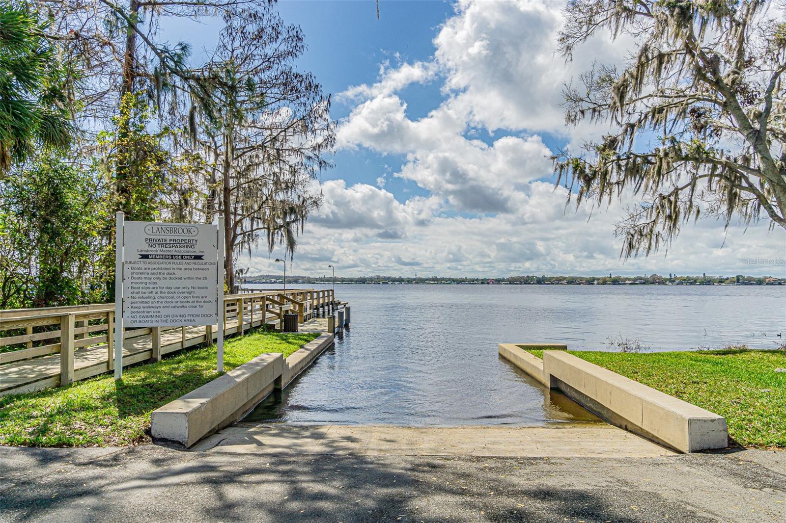 Listing photo id 1 for 3015 Northfield Drive
