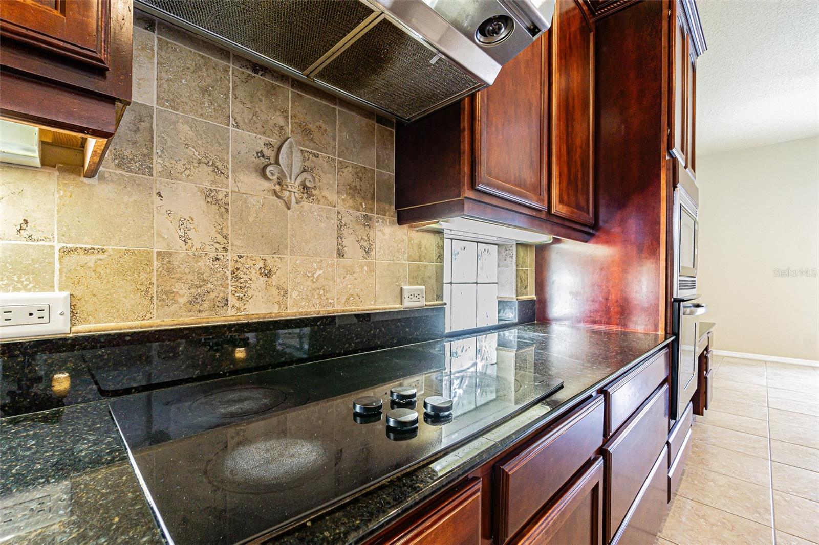 Listing photo id 28 for 3015 Northfield Drive