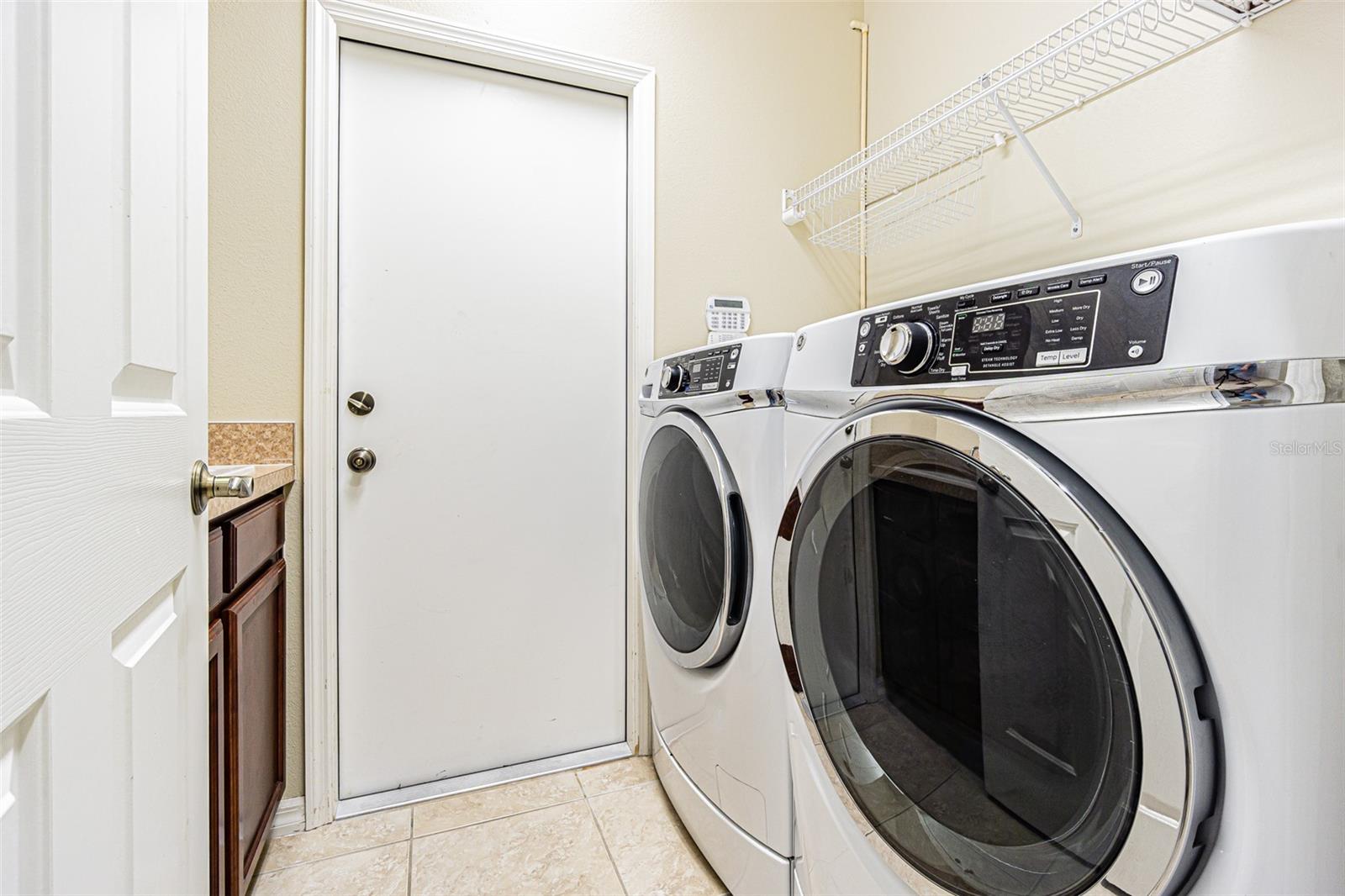 Listing photo id 52 for 3015 Northfield Drive
