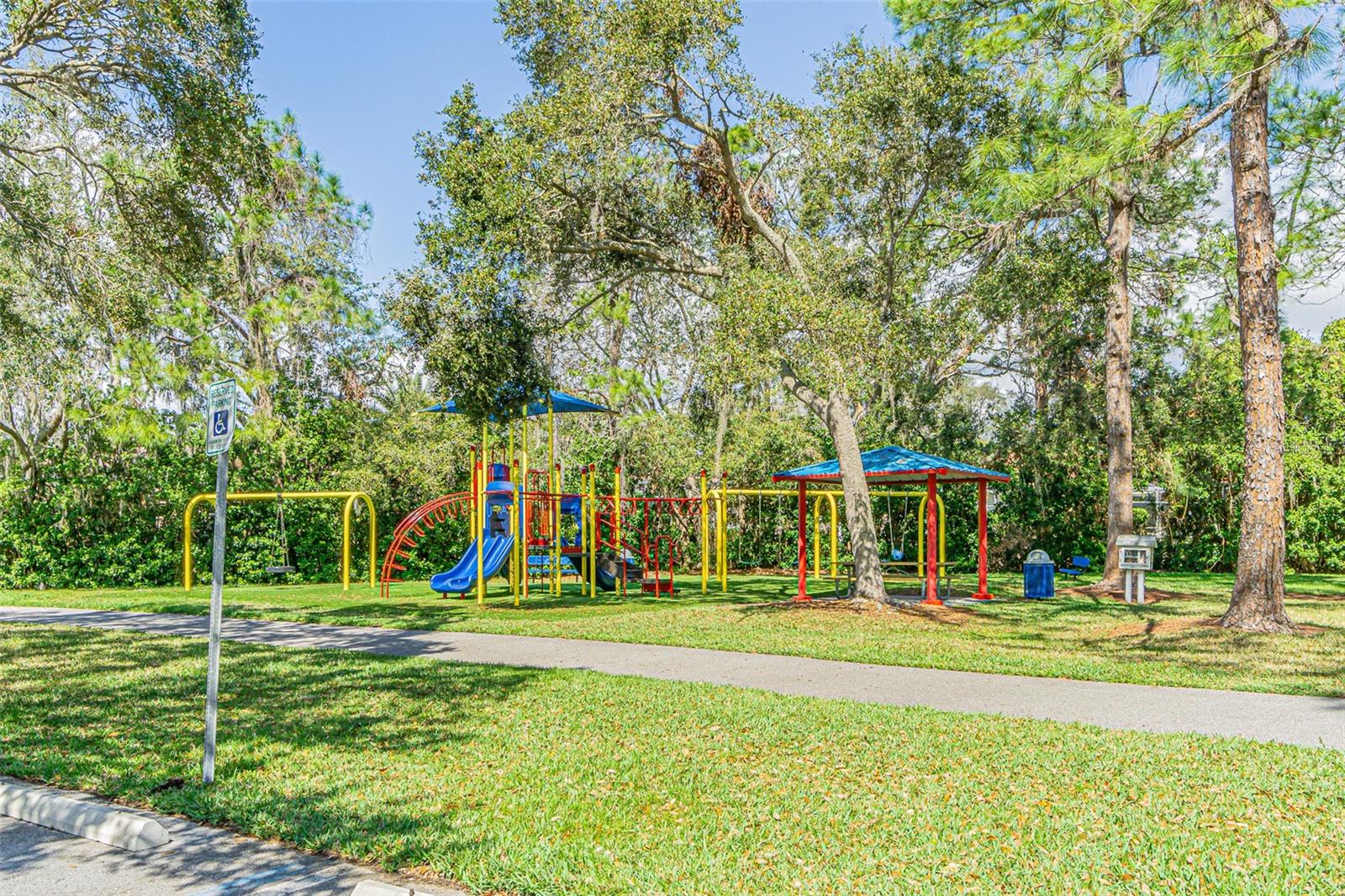 Listing photo id 56 for 3015 Northfield Drive