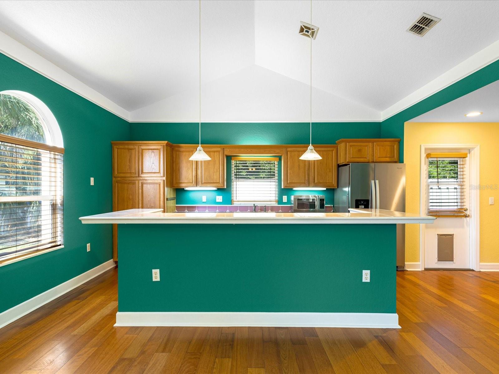 Image 13 of 41 For 145 18th Avenue Se