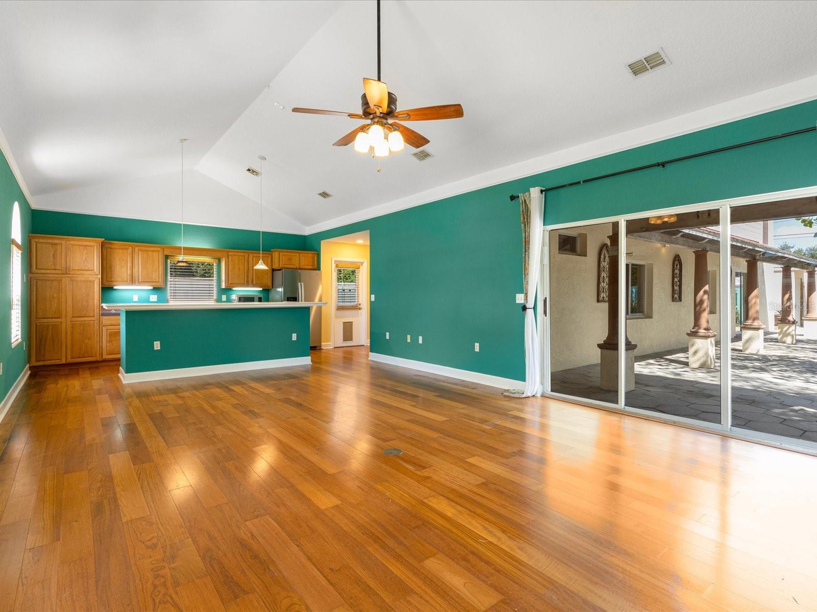 Image 6 of 41 For 145 18th Avenue Se