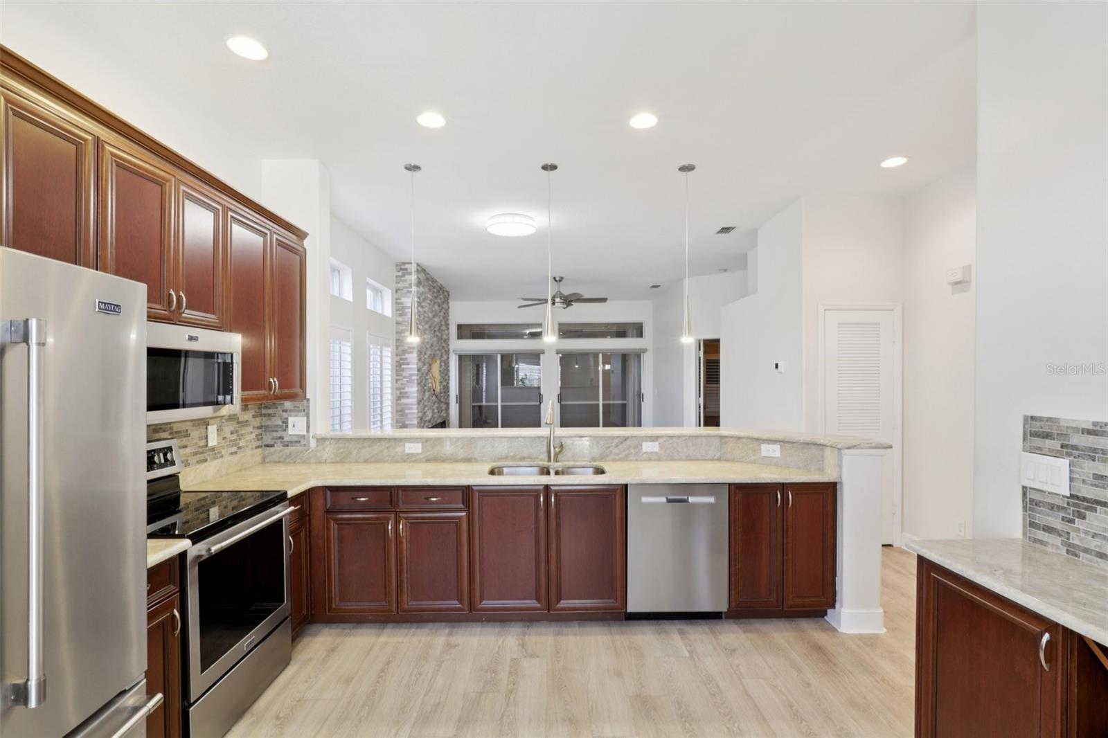 Image 12 of 26 For 12861 Devonshire Lakes Circle