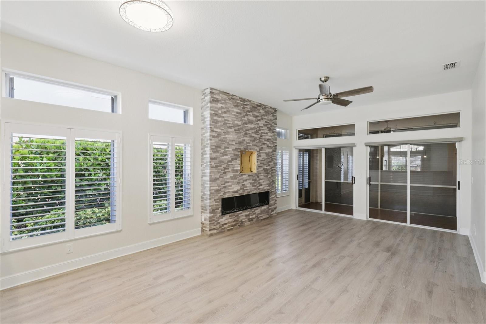 Image 8 of 26 For 12861 Devonshire Lakes Circle