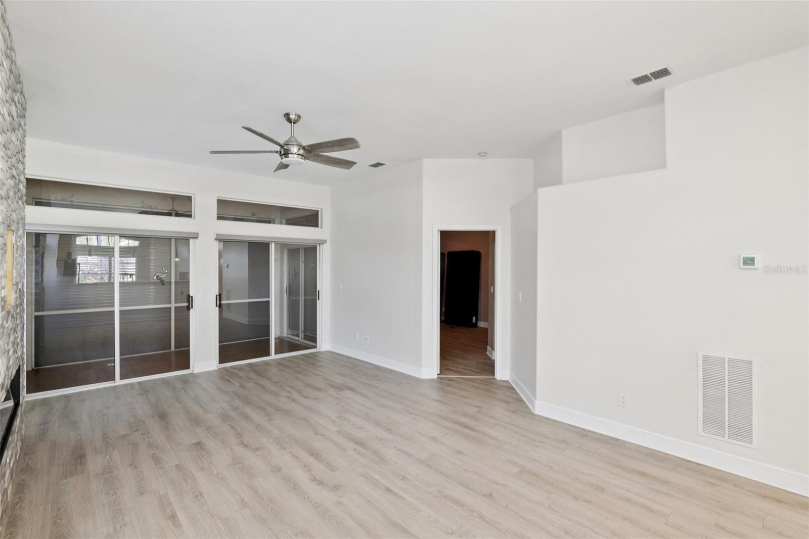 Image 9 of 26 For 12861 Devonshire Lakes Circle