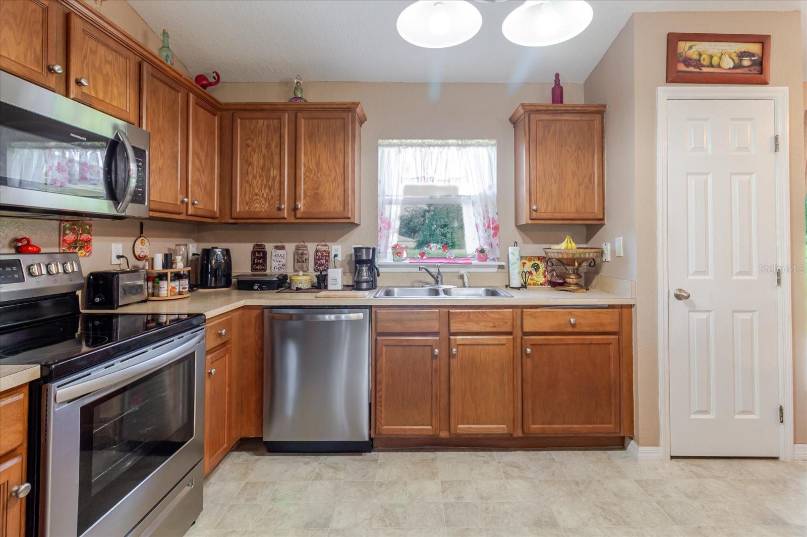 Image 17 of 30 For 313 Locust Pass