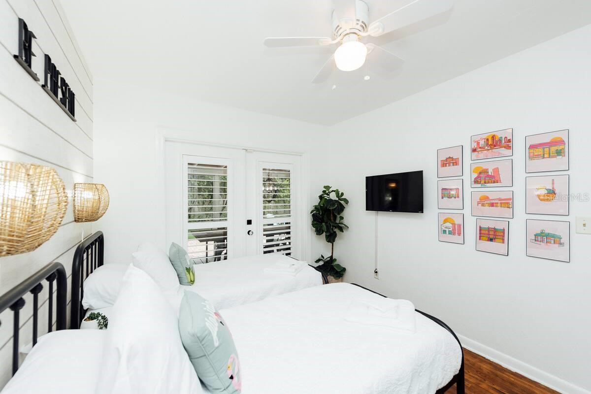 Image 36 of 50 For 4613 Macdill Avenue