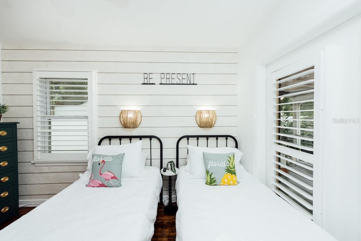 Image 37 of 50 For 4613 Macdill Avenue