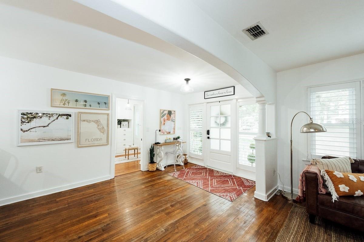 Image 6 of 50 For 4613 Macdill Avenue